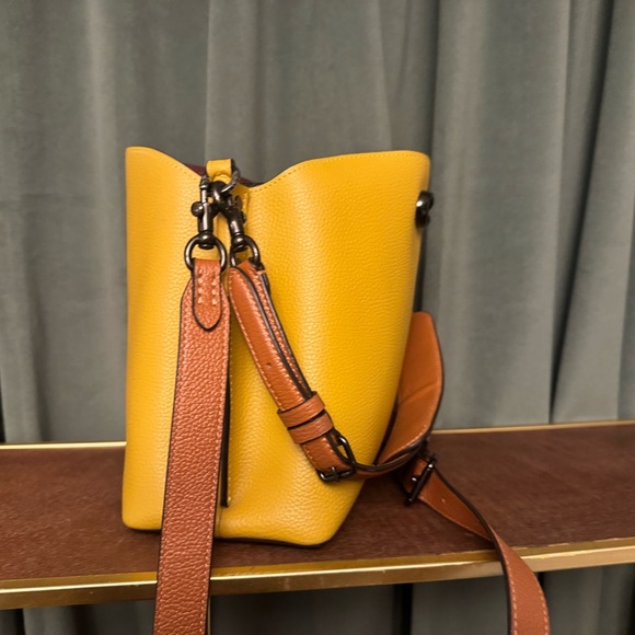 Coach Willow Bucket Bag - Picture 9 of 9